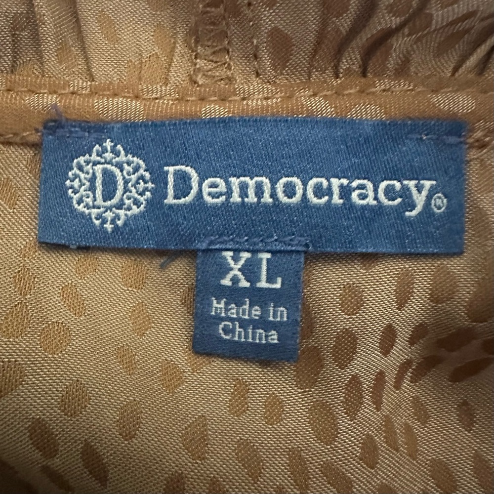 Democracy Dotted Woven Jacquard Ruffle Blouse Size XL - Picture 6 of 7
